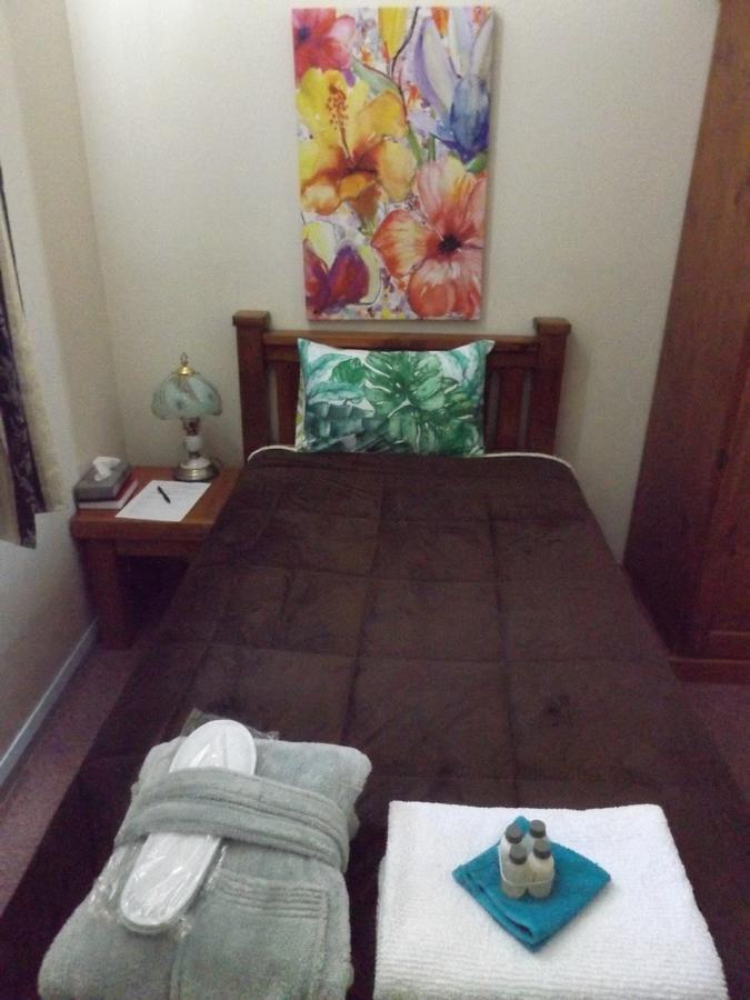 Queen Of The Murchison Guest House & Cafe Cue Екстериор снимка